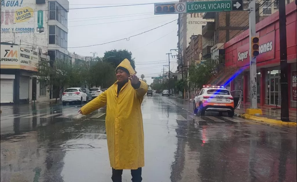 Autoridades realizan cierres en vialidades afectadas por precipitaciones