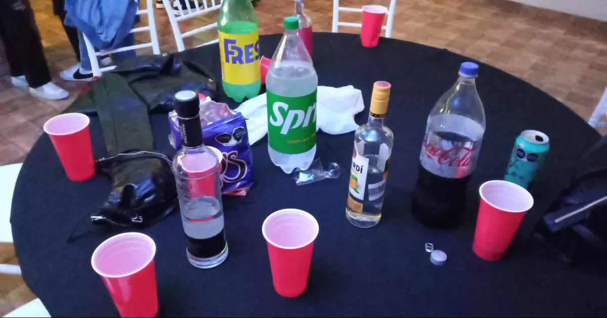 En atenciÃ³n y seguimiento a una denuncia ciudadana, personal de la DirecciÃ³n de InspecciÃ³n y VerificaciÃ³n de TorreÃ³n clausurÃ³ tres quintas y se amonestÃ³ un gimnasio por realizar fiestas clandestinas con menores de edad consumiendo alcohol.