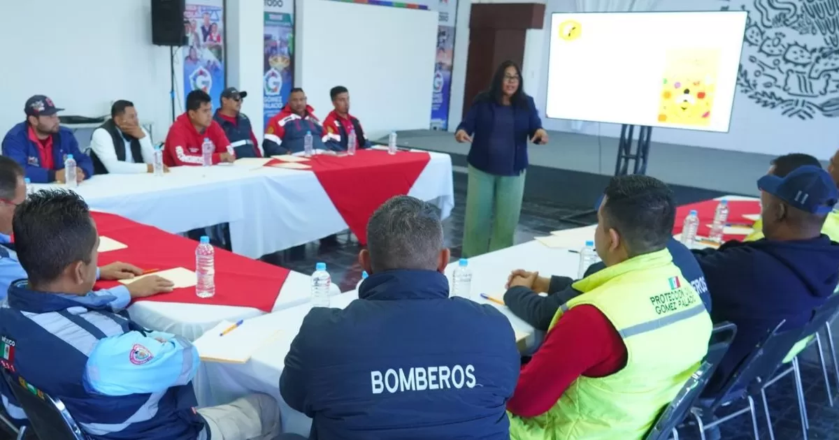 Capacitan a bomberos de la Laguna sobre manejo de colmenas de abejas
