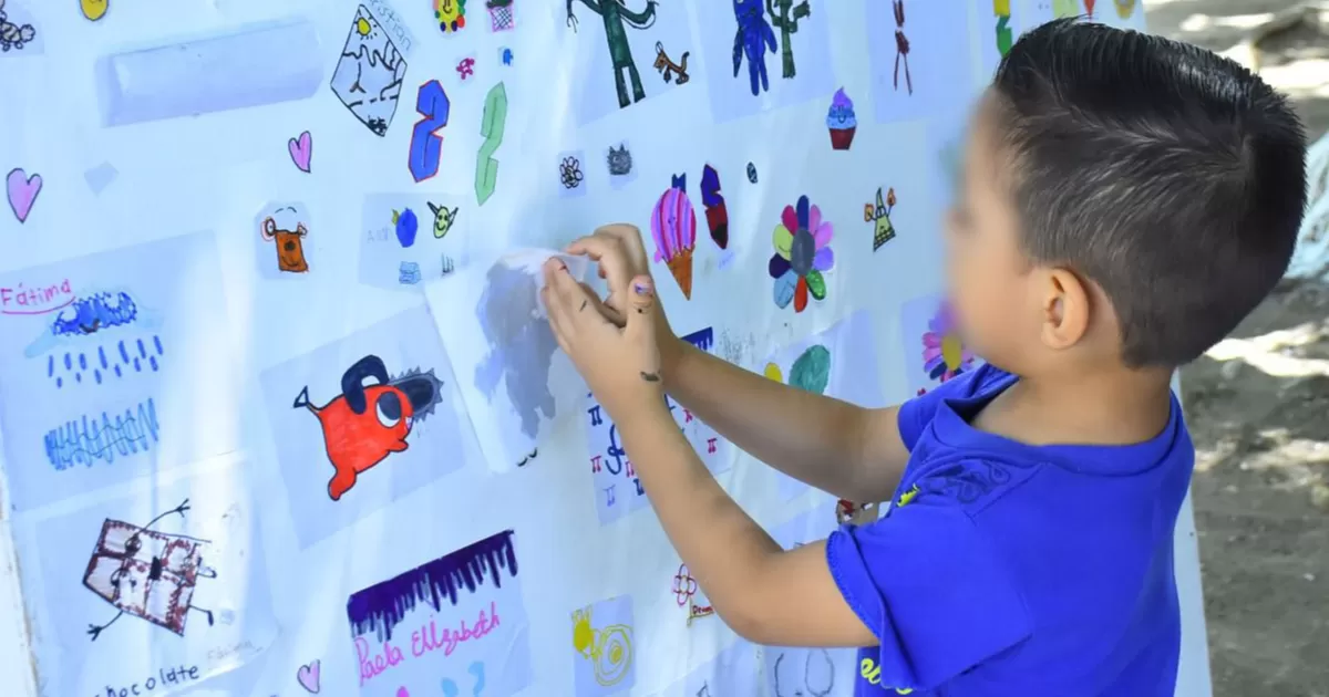 Las actividades de “Arte en el Parque” se llevan a cabo el último viernes de cada mes, coincidiendo con el consejo técnico de las escuelas