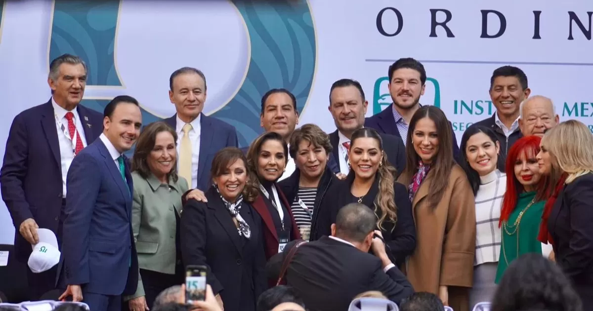 El Gobernador estuvo presente en el evento donde convivió de cerca con su homólogo, el gobernador de Nuevo León, Samuel García y donde pudo platicar con Javier Guerrero, director de Operaciones y Evaluación del IMSS.
