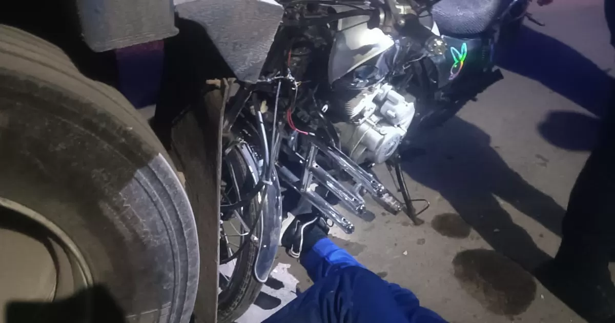 Muere motociclista tras impactarse con tráiler en Gómez Palacio
