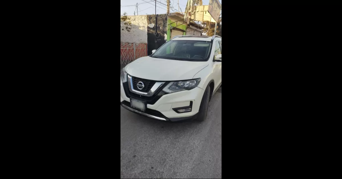 Según los primeros peritajes, la conductora se desplazaba por la avenida doctores y debido a los rayos del sol, no observó que la oficial se encontraba en el cruce.