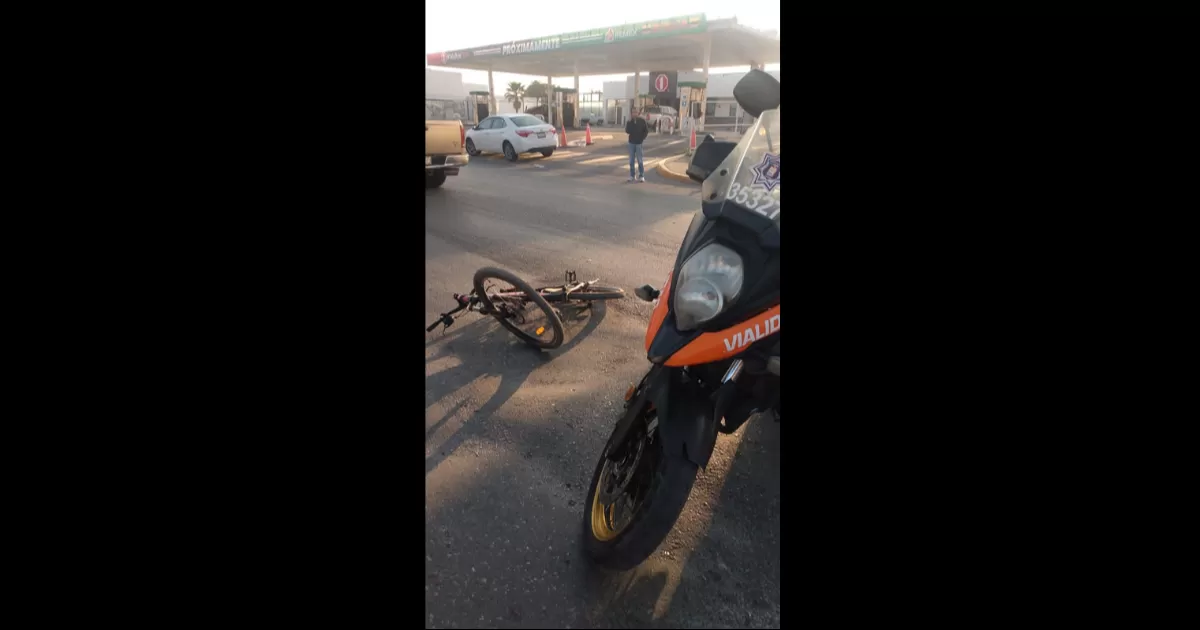 Adulto mayor atropella a ciclista en centro de Torreón