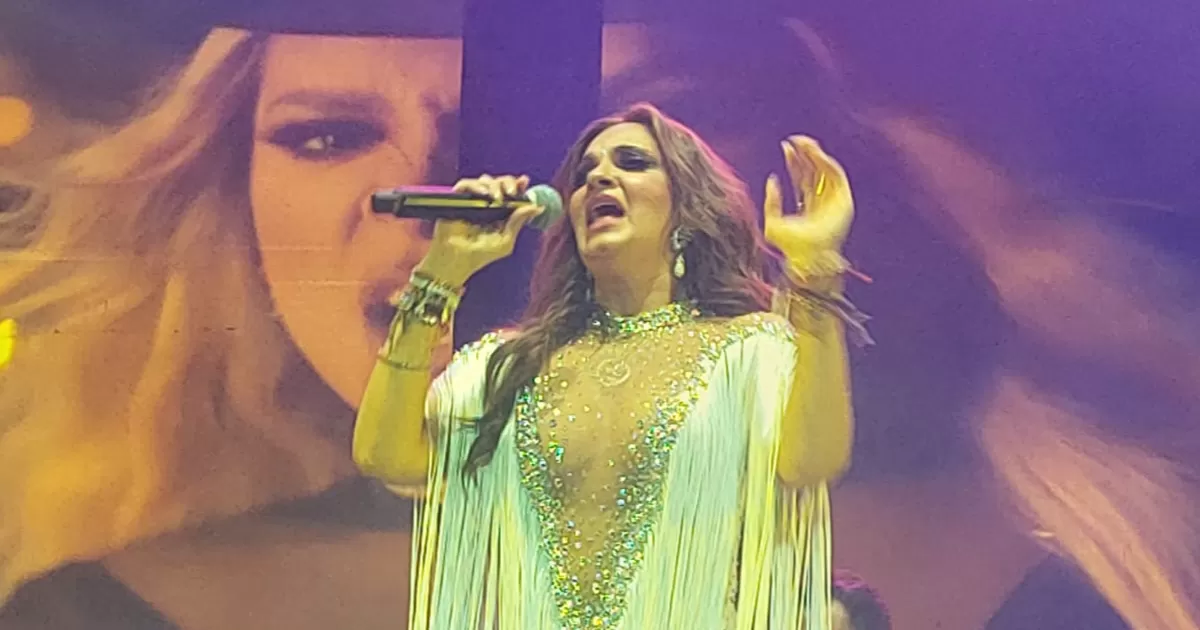En una noche colmada de sentimientos y recuerdos, Mariana Seoane llevó al público por un recorrido de sus éxitos: Una de dos, Mermelada, La reina de la cumbia, Me equivoqué, Que no me faltes tú, Escándalo y Niña Buena.