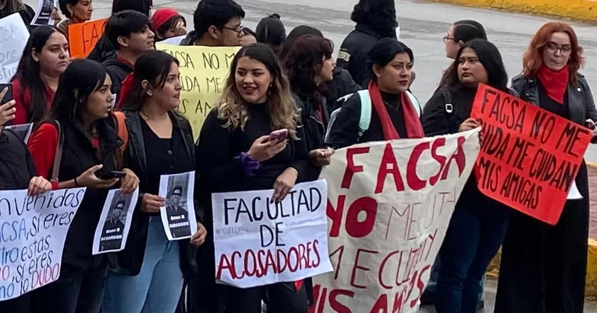 Estallan protestas por acoso en la UJED, en la Laguna de Durango.