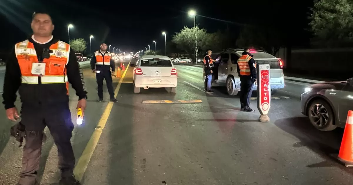 Pese a que el día de hoy el número de conductores alcoholizados disminuye en comparación a otras fechas, debido a que la ciudadanía convive en familia, los agentes continuarán sus labores.