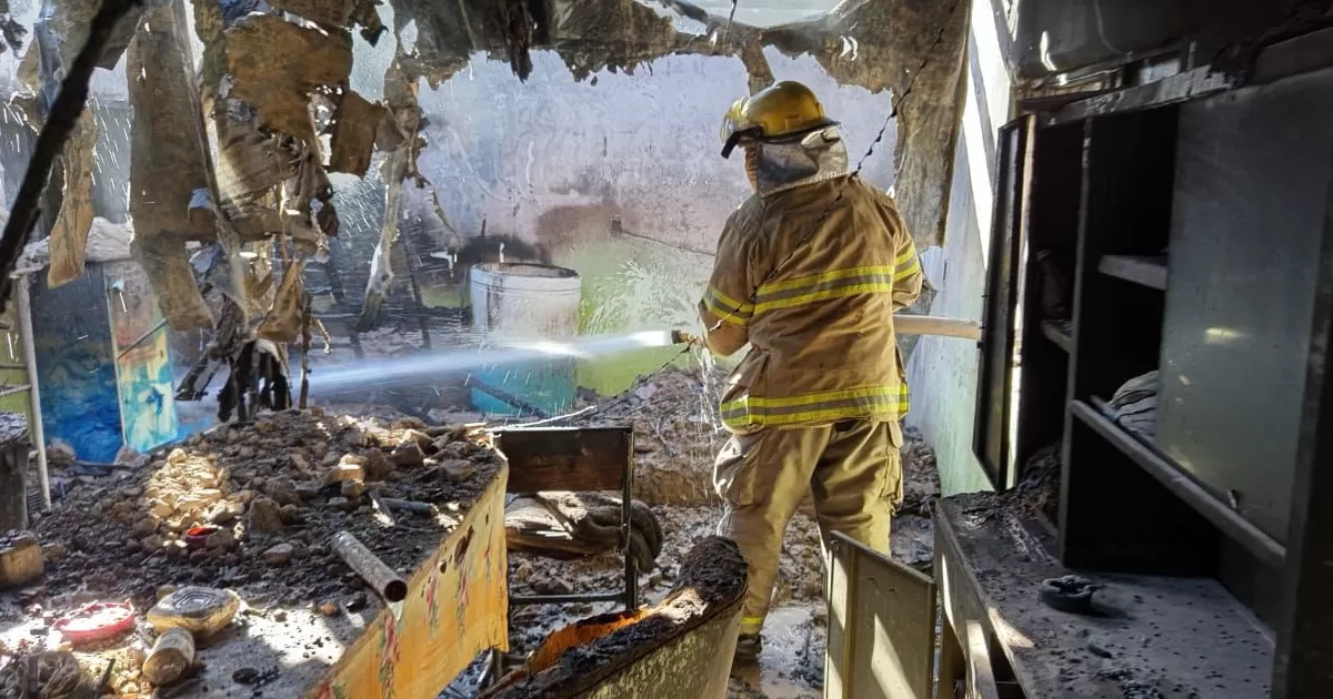 Incendio consume vivienda en Lerdo, se desconocen las causas del siniestro
