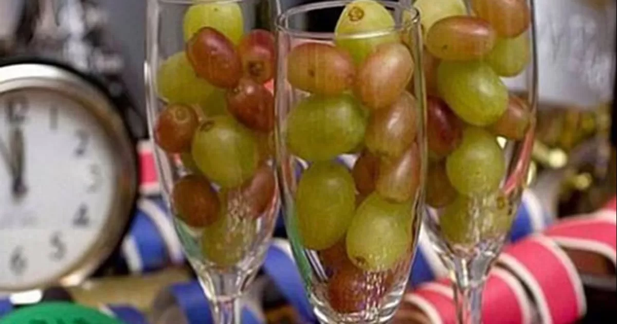 Inflación pega al bolsillo de mexicanos que hagan rituales de Año Nuevo: ¿Cuánto cuesta el kilo de uvas en Saltillo?