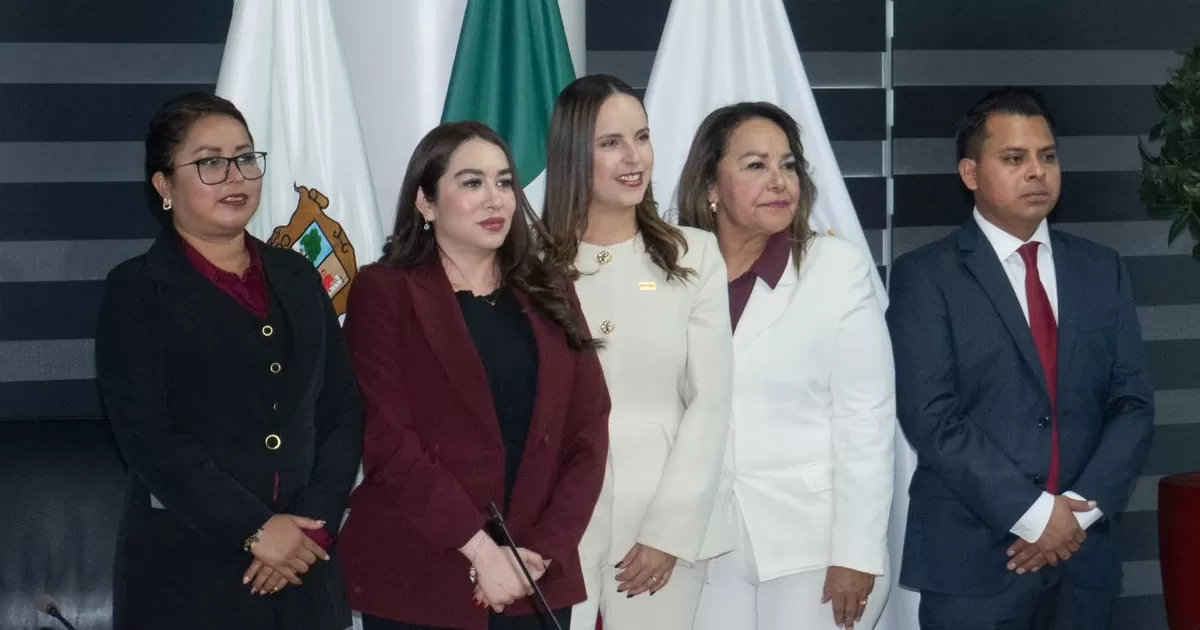 La regidora Zazil Pacheco destacó la importancia de trabajar en beneficio de la comunidad y de que los recursos públicos sean aplicados de manera justa y transparente. En su intervención señaló: