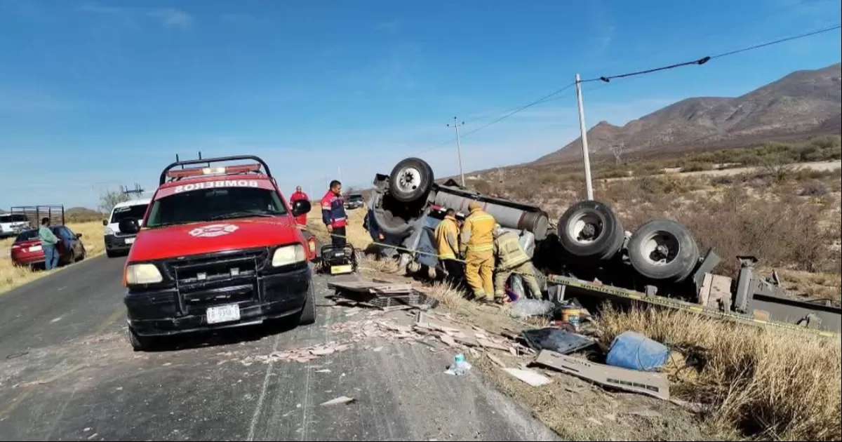 El accidente se registró la mañana de este jueves 2 de enero sobre la carretera Cuencamé-Gómez Palacio, altura con el poblado Estación Chocolate.