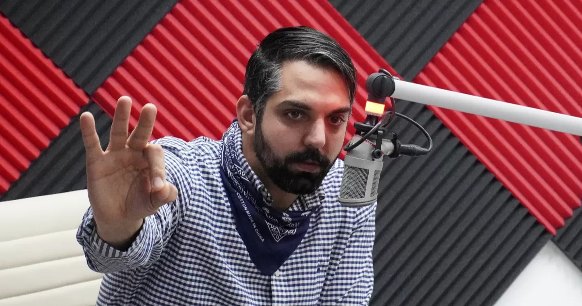 El legislador, en entrevista con Horizonte Lagunero, afirmó que “la mejor alternativa sería una renuncia digna” de parte de Ganem, esto en un plazo de diez días, de lo contrario se comenzarán a revelar presuntos actos de corrupción del funcionario.