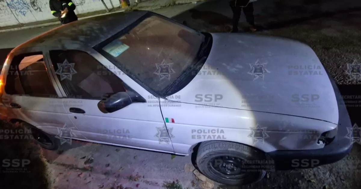 Auto con reporte de robo es asegurado por Policía Estatal en Gómez Palacio