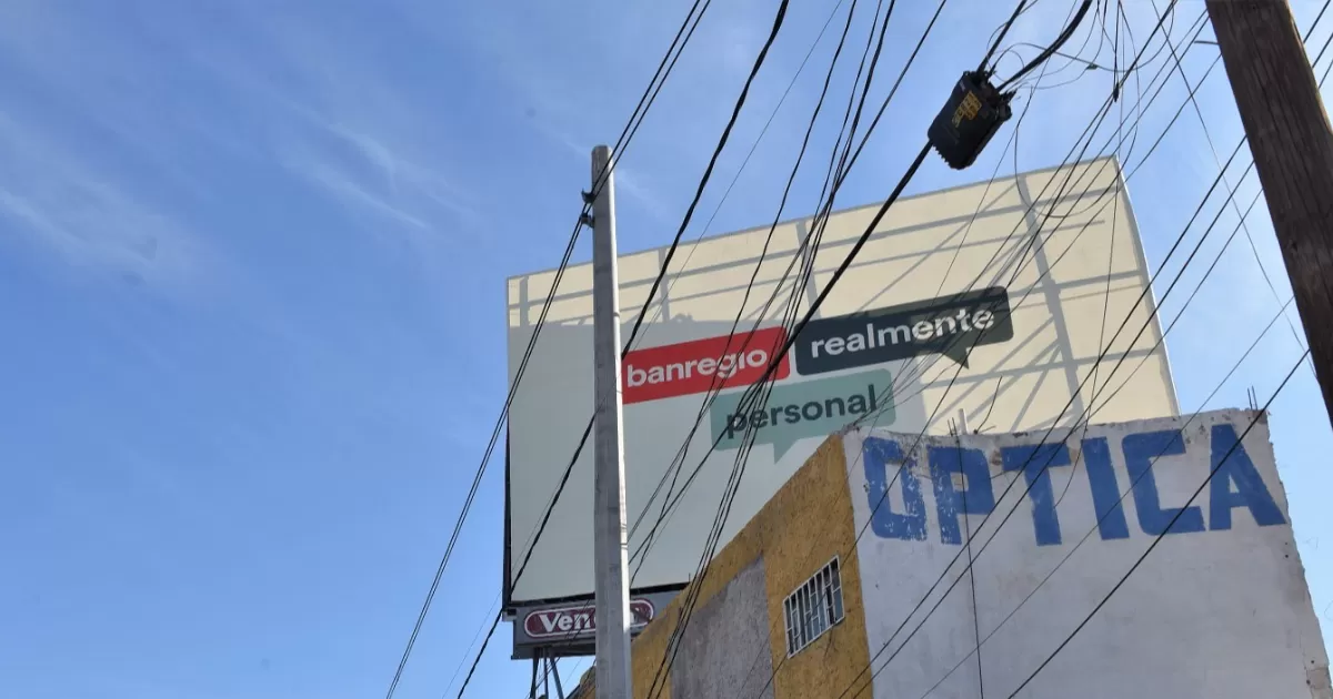 Realizan programa de regularización de espectaculares en Torreón