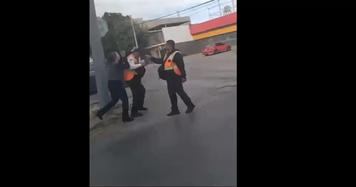 Agrede y amenaza de muerte a tránsito de Torreón; responsable huye del lugar