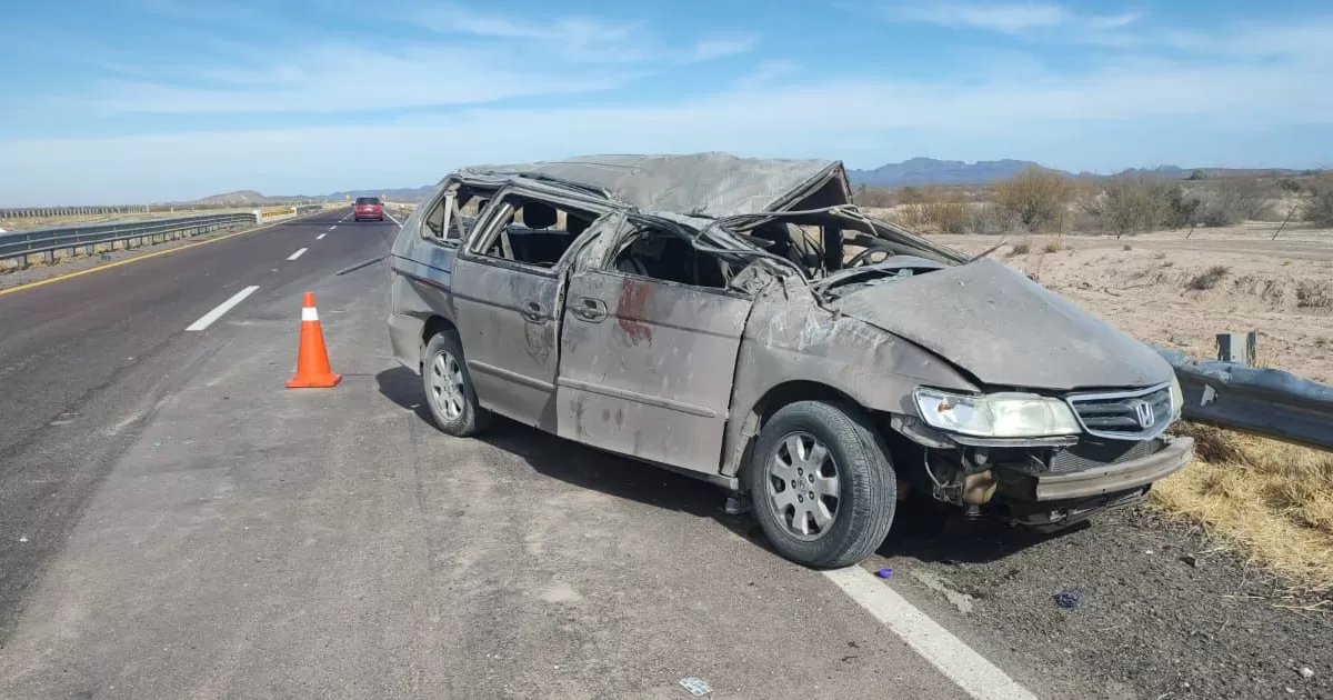 Mueren madre e hija en aparatosa volcadura en Mapimí