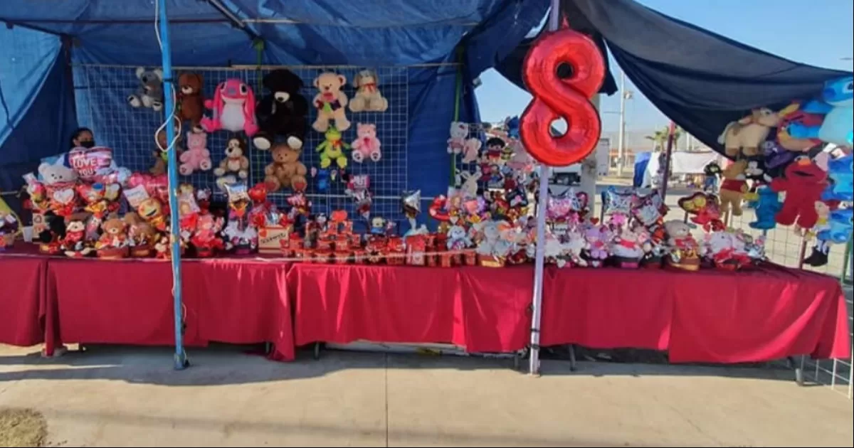 'Pegan' ambulantes a comercios establecidos por Día de San Valentín
