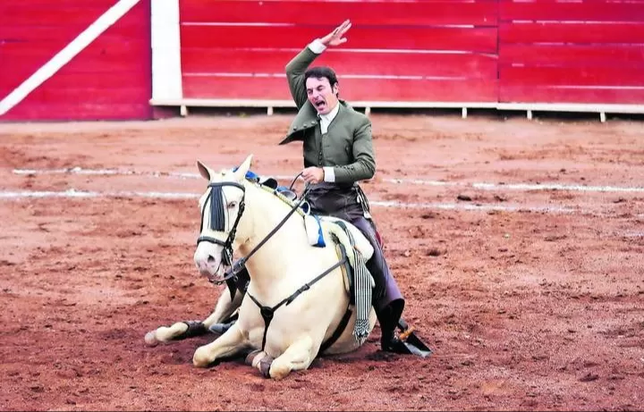 El rejoneador espaÃ±ol regresa a la Plaza de Toros Alberto Balderas.