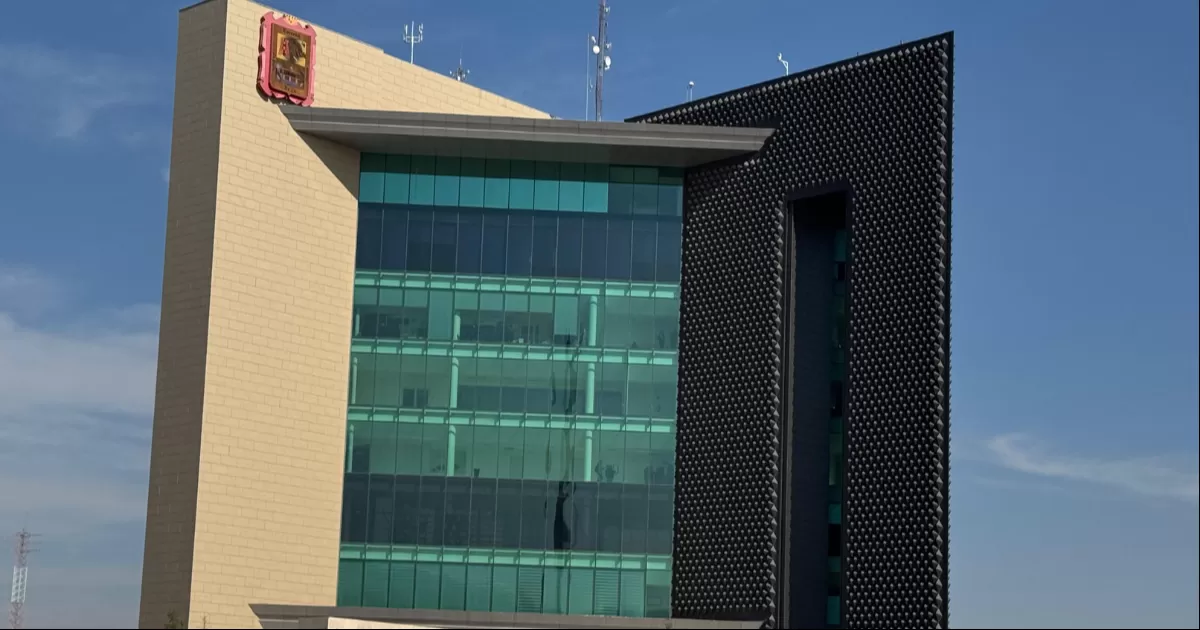 Como se informó, Mario "N" enfrenta un proceso legal por el delito de lesiones leves calificadas por razón de género, amenazas y discriminación en agravio de una funcionaria estatal.