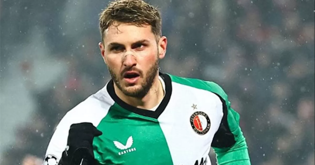 Santiago Giménez suma cinco goles en la actual temporada de Champions League con el Feyenoord