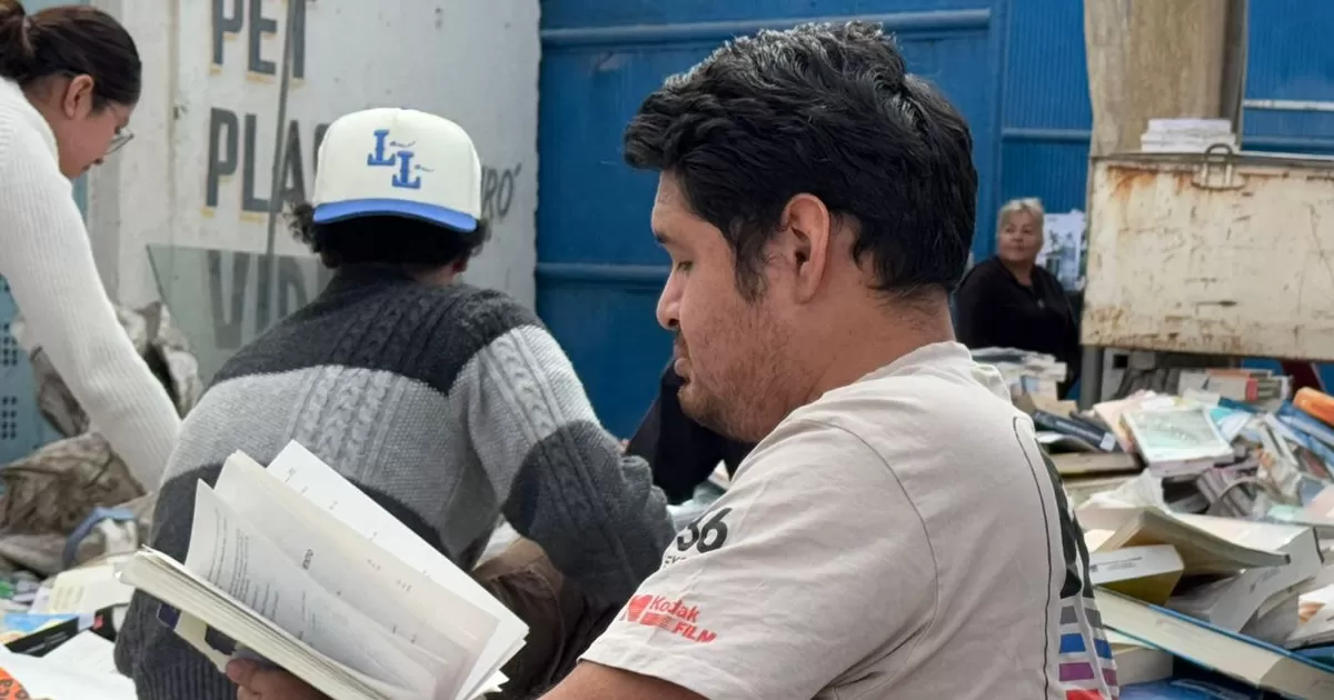 Triste final para el conocimiento: Libros de la UVM desechados tras cierre