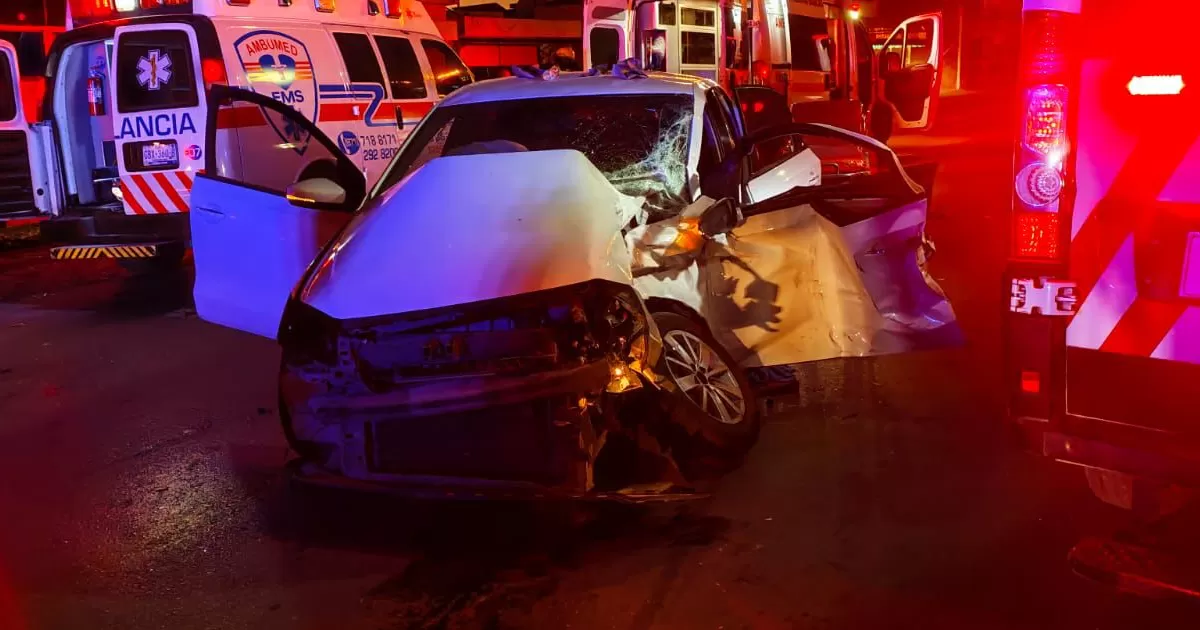 El hecho sucedió cerca de las 6 AM en avenida Allende y Mariano López Ortiz, en el sector Centro de la Ciudad.