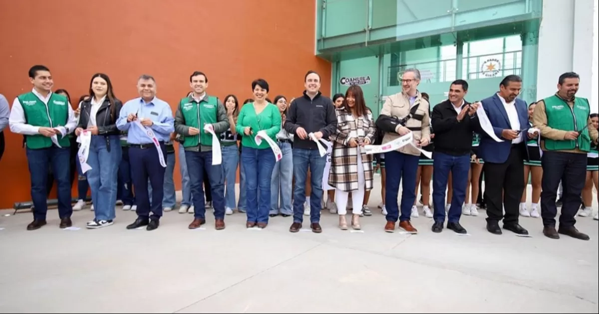 Esta nueva infraestructura educativa, ubicada en el ejido Santa Teresa, cuenta con aulas equipadas con tecnología de punta, laboratorios y espacios de estudio que permitirán a los estudiantes desarrollar sus habilidades y conocimientos de manera óptima.