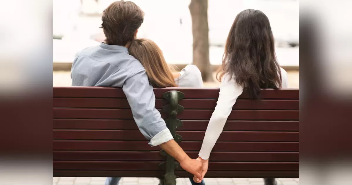 En ambas celebraciones podemos ver la diversidad de relaciones y estilos de vida en la actualidad.