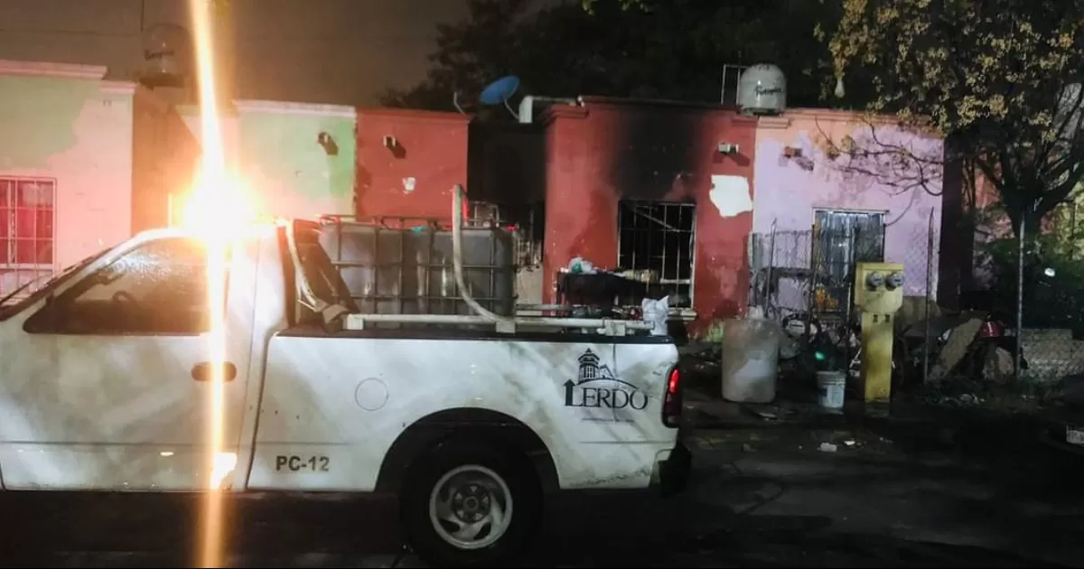 Explota tanque de gas en Lerdo, vivienda se incendia.