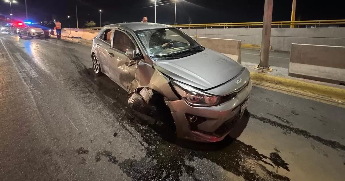 Ebrio protagoniza aparatosa volcadura en Torreón