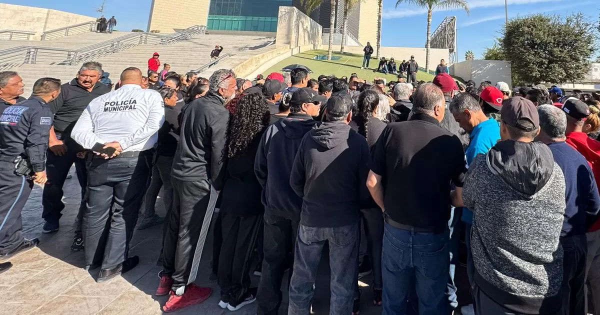 Tianguistas de Torreón protestan contra nuevas medidas de la dirección de Plazas y Mercados
