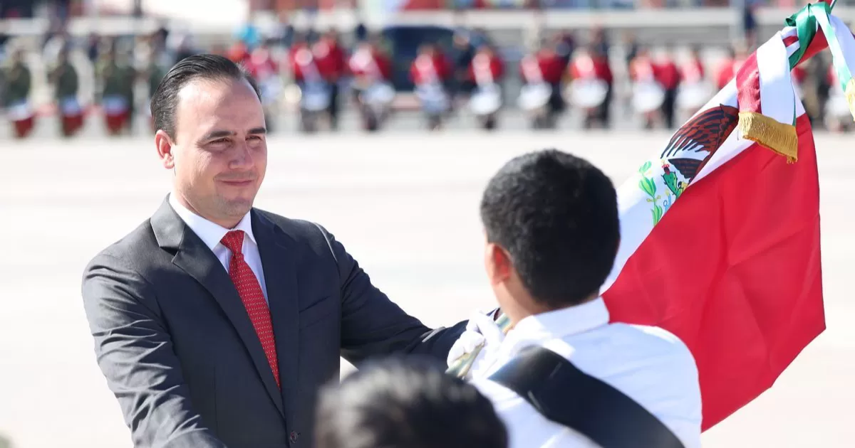 En esta ceremonia, de manera remota y simultánea, Claudia Sheinbaum Pardo, presidenta de los Estados Unidos Mexicanos, realizó la jura de bandera en las ciudades capitales de las entidades federativas, desde el Cerro del Tehuehue, en Iguala, Guerrero.
