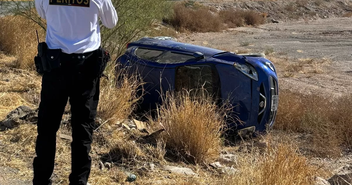 Termina volcado por exceso de velocidad en Torreón