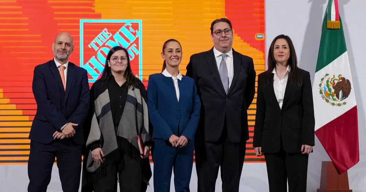 La titular de la Unidad de Desarrollo Productivo y Jefa de Oficina de la Secretaría de Economia, Ximena Escobedo Juárez destacó que la inversión de Home Depot forma parte del Plan México, ya que la meta es lograr el 100 por ciento de la proveeduría nacional.