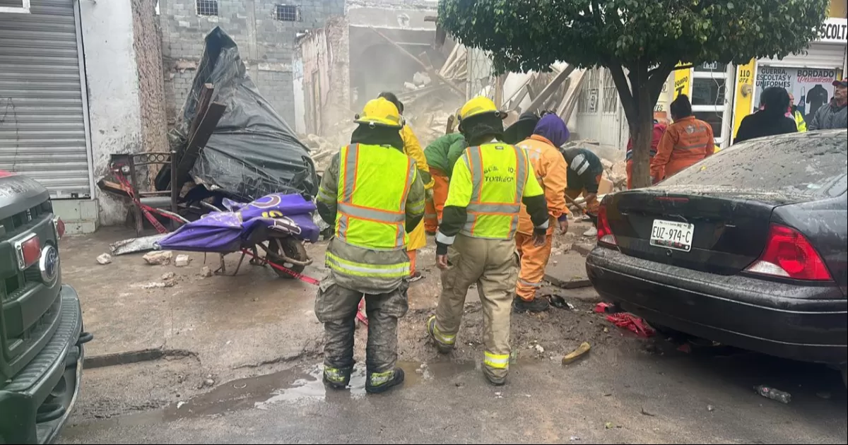 Tras el derrumbe, resultaron tres personas lesionadas dentro de la zona Centro de Torreón