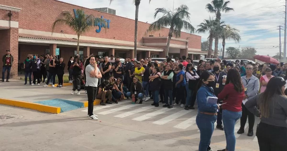 Evacuan a trabajadores de por conato de incendio en Torreón