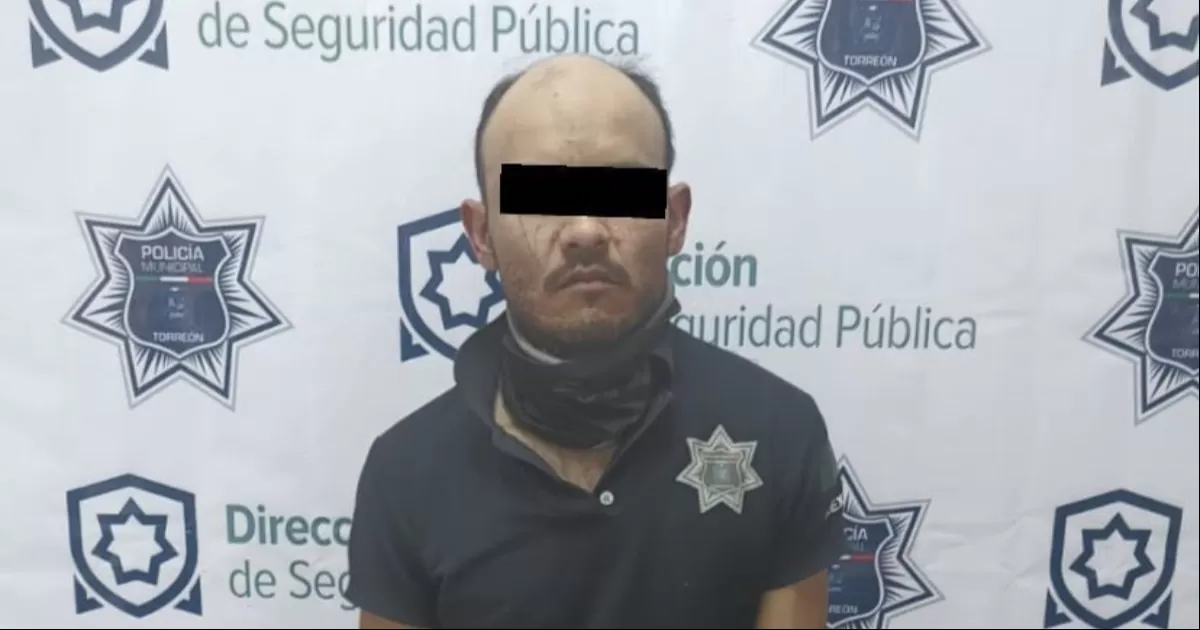 Detenido por usurpación de funciones; portaba uniforme de la Policía Municipal sin serlo en Torreón