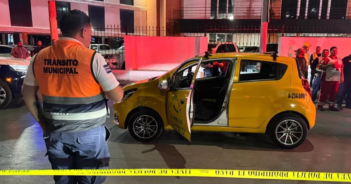 Según dio a conocer César Alvarado Mendoza, director de la dependencia, el conductor del taxi no tenía su gafete renovado desde hace dos años.