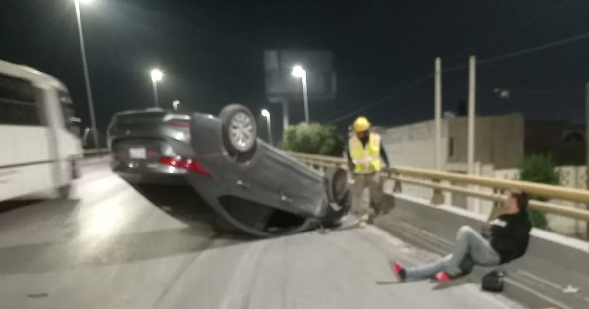 Volcadura deja una persona lesionada en carretera Torreón - Matamoros