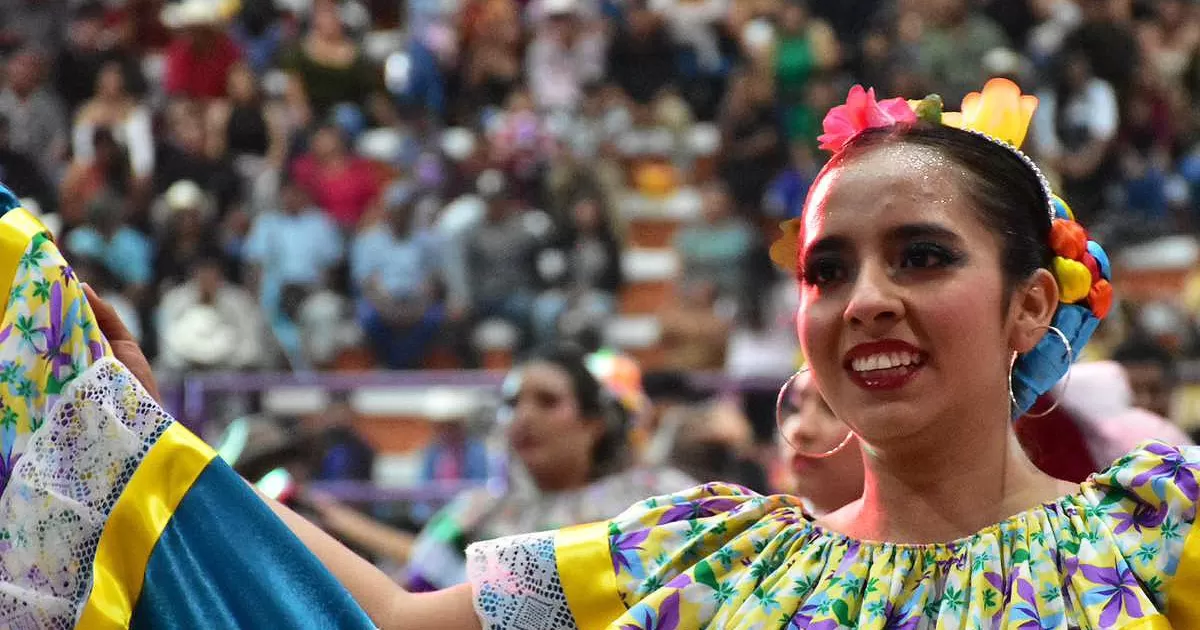 Espectáculo de drones y concierto de “El trono de México” cerraron la “Feria de la Unidad de los pueblos”.