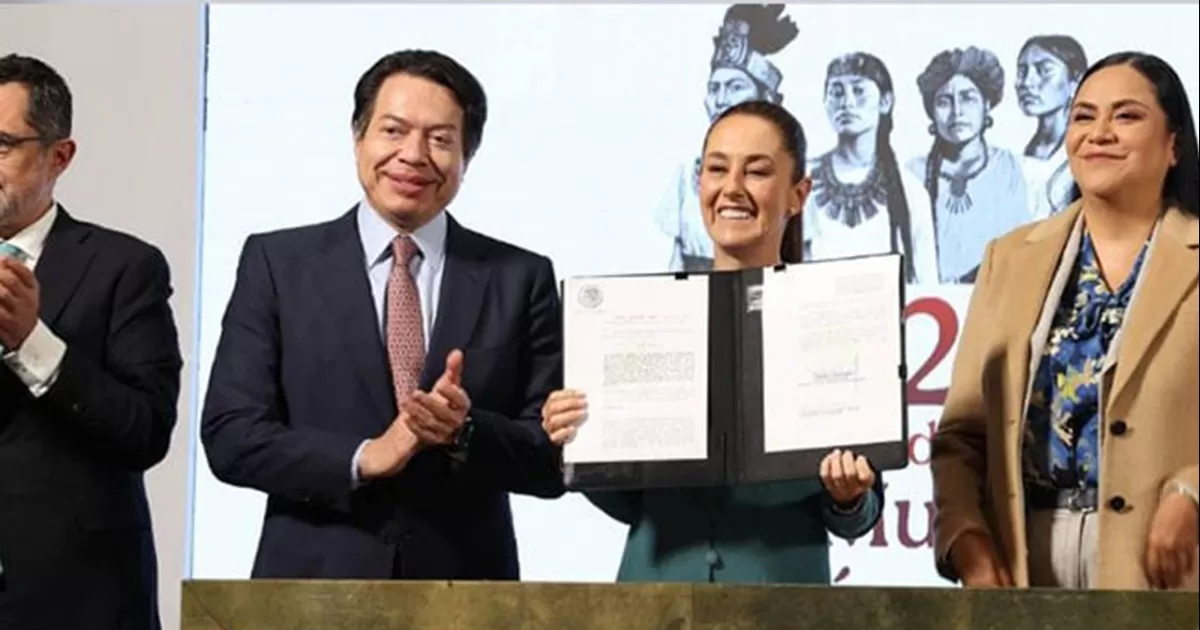 Sheinbaum firma decreto que prohíbe el cultivo del maíz transgénico en México