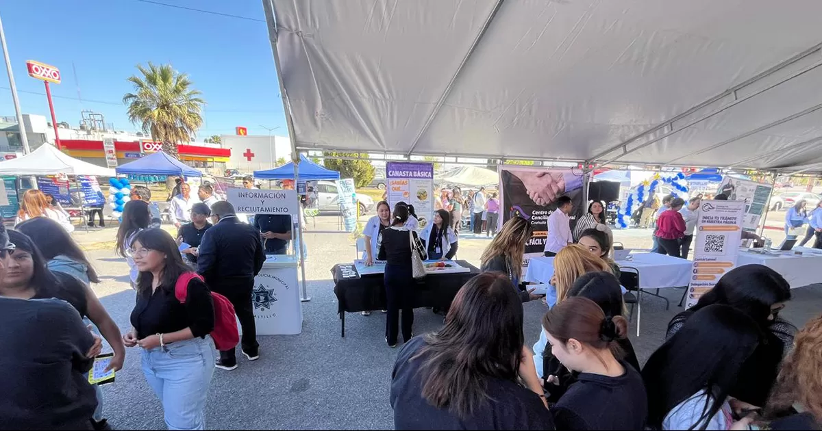 Acuden mujeres a Feria del Empleo por 650 vacantes de 30 empresas participantes