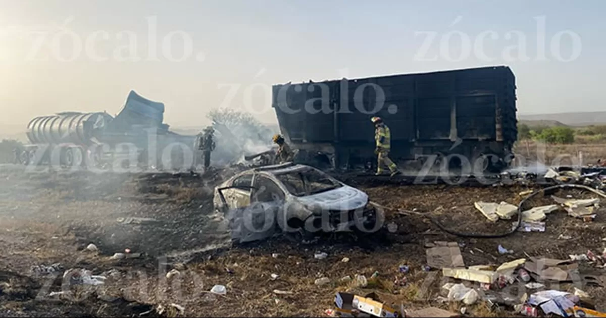 Choque múltiple e incendio en la autopista Torreón-Saltillo provoca cierre por horas
