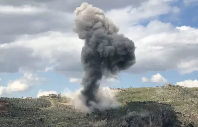 Los primeros bombardeos mataron a cinco personas, incluyendo un menor, en la localidad meridional de Tulin, informÃ³ la NNA