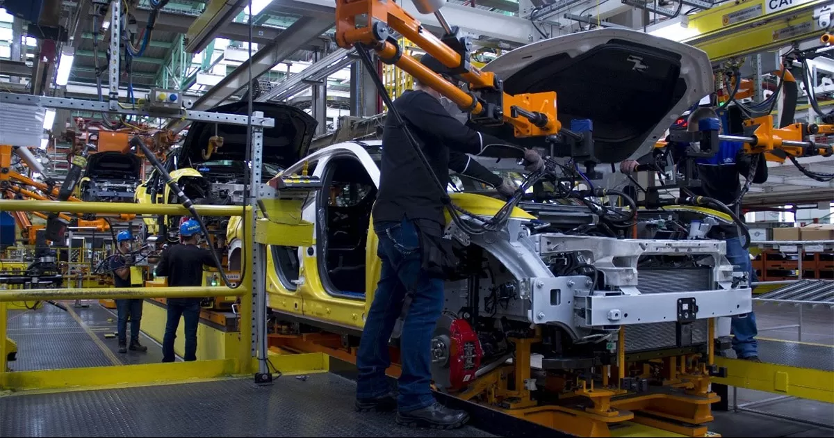Trump confirma que aranceles a autos serán anunciados antes del 2 de abril; "probablemente en próximos días"