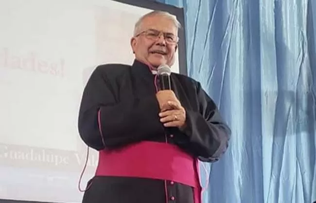 Sujetos piden hasta 14 mil pesos a nombre del sacerdote y envÃ­an decenas de mensajes a sus contactos de WhatsApp