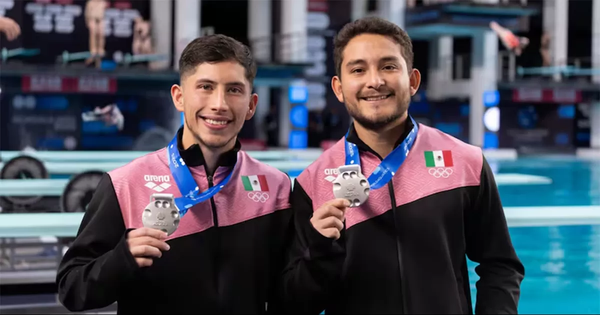 Los clavadistas Randal Willars y Kevin BerlÃ­n obtuvieron la medalla de plata en la final de plataforma sincronizada varonil de 10 metros