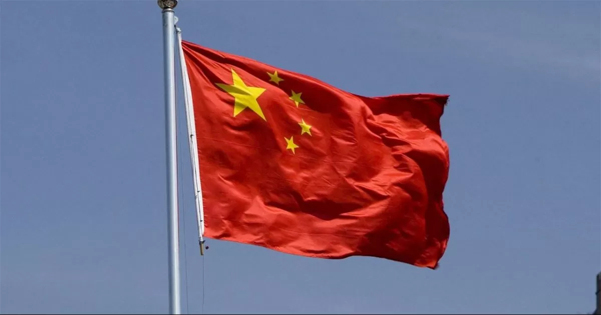 China recalienta guerra comercial; eleva al 84 por ciento sus aranceles a productos de EU