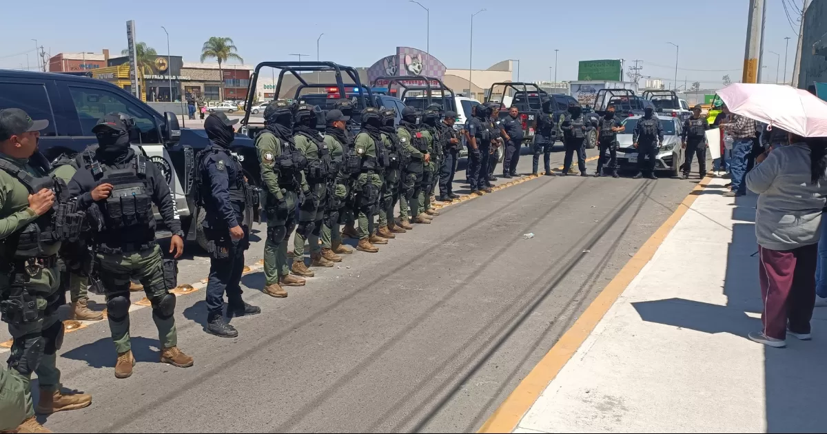 La nueva violencia policial se registró poco antes de las 14:00 horas de este miércoles, cuando un intenso operativo arribó hasta las inmediaciones del Giro Independencia, sitio en el que protestaban familiares de Rolando Medina.