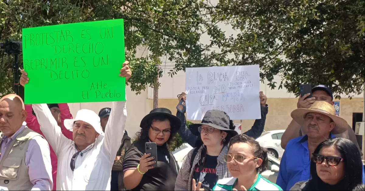 Ciudadanos arman protesta contra el alcalde Román Cepeda en Torreón